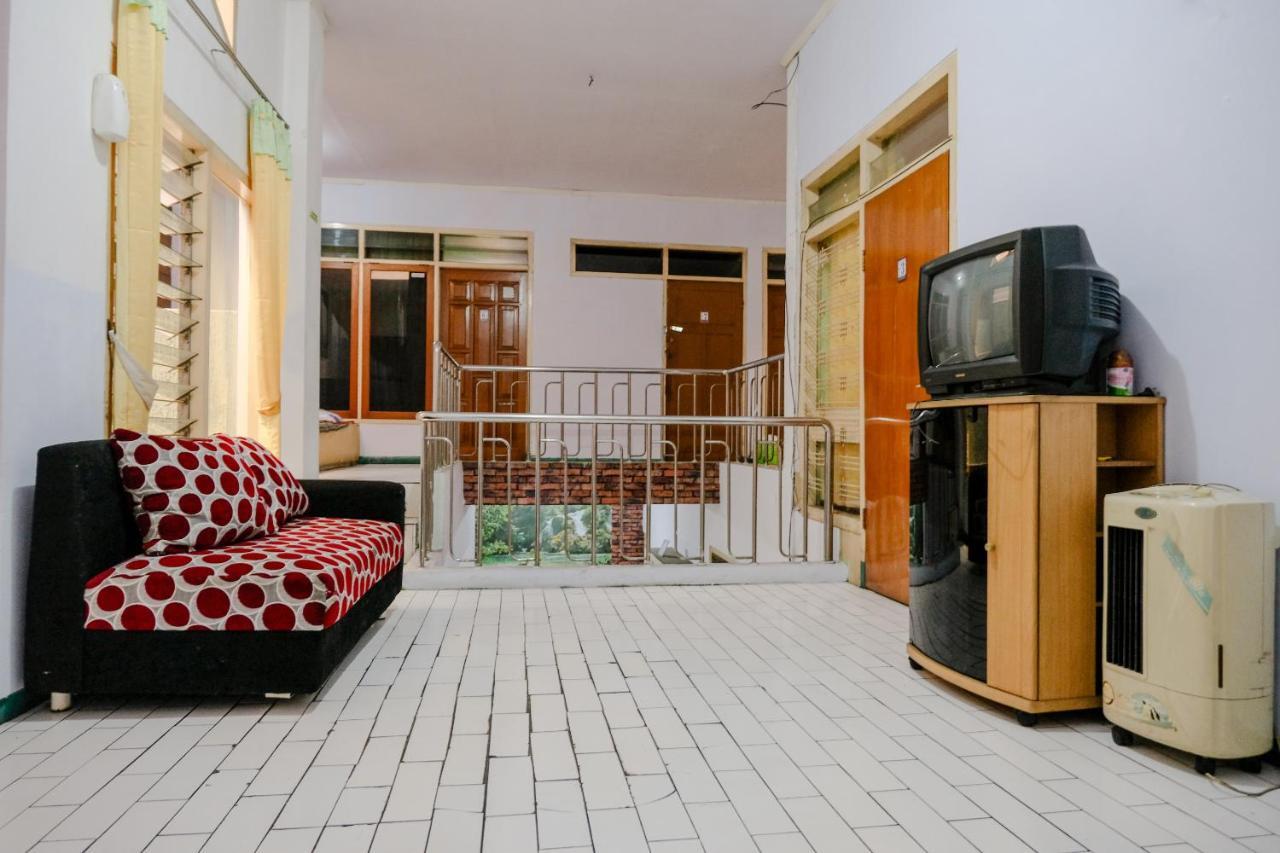 Spot On 2271 Nabila O Family Hotel 2*