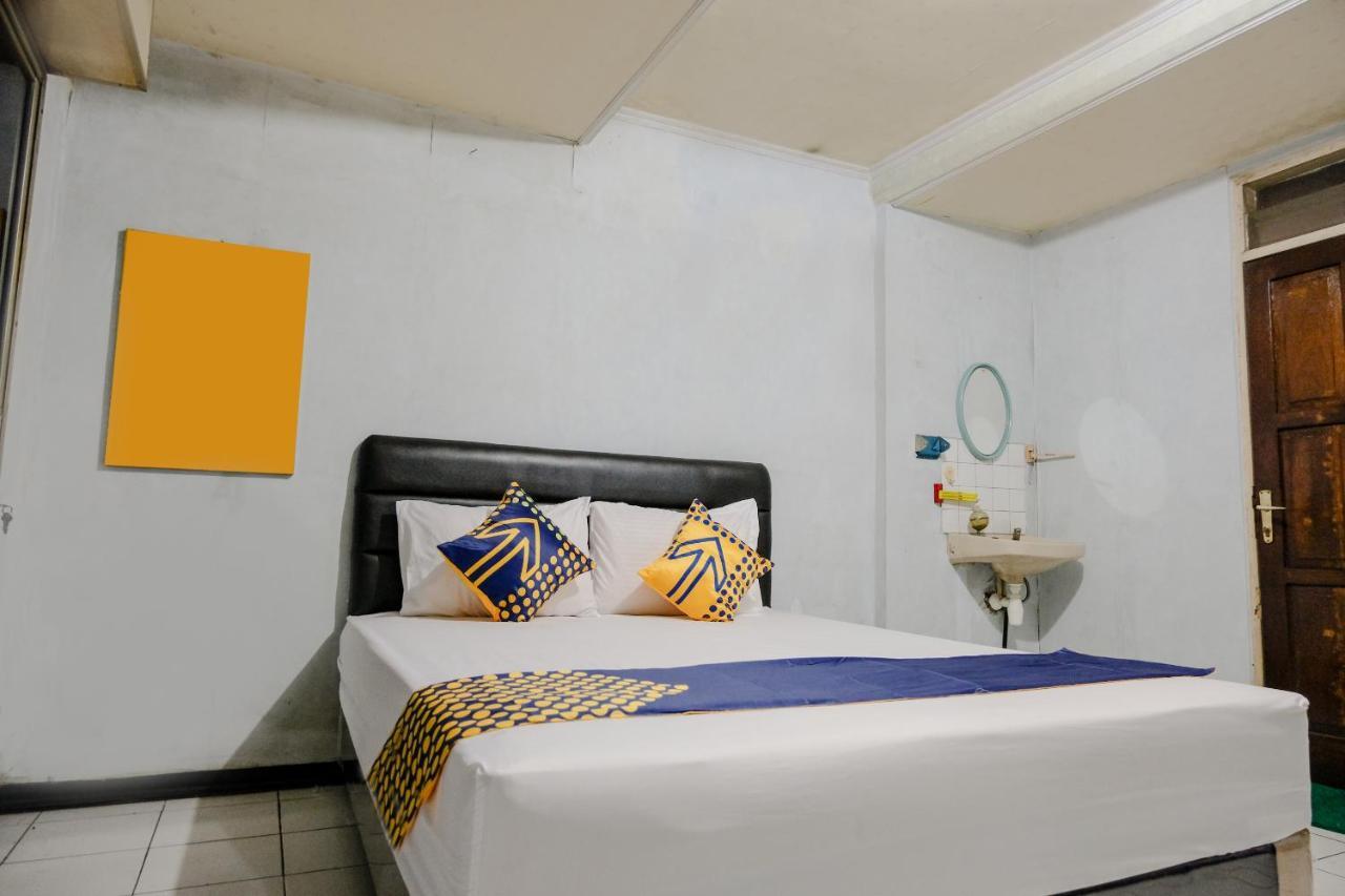 Spot On 2271 Nabila O Family Hotel
