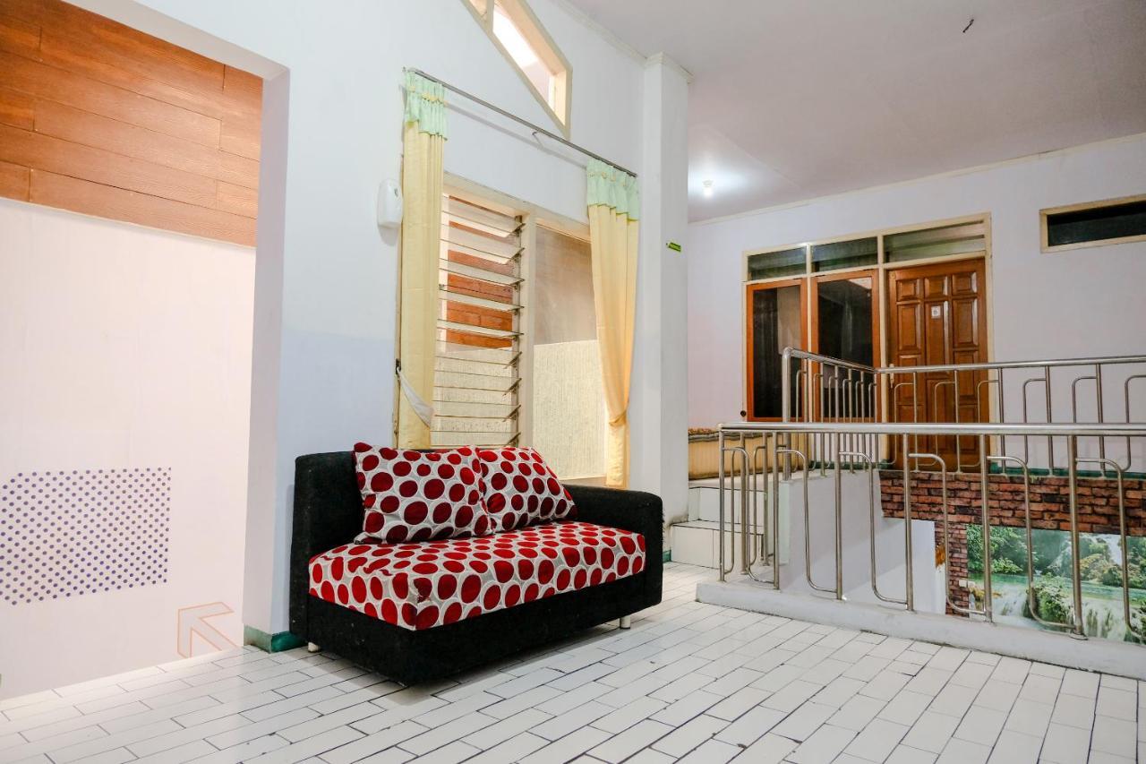 Hotel Spot On 2271 Nabila O Family Malang